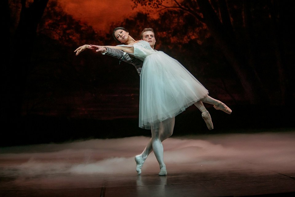 ALBRECHT MICHAL KRCMAR GISELLE HANAKO MATSUNE PHOTO SAKARI VIIKA FINNISH NATIONAL BALLET 2018 MYRTHA ABIGAIL SHEPPARD  (14)