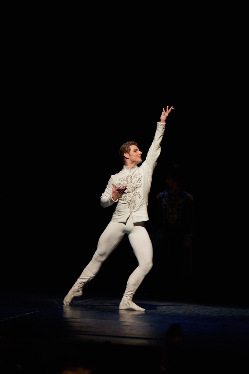 Swan lake 2017 - Kenneth Greve, EunJi Ha Michal Krcmar Prince, Photo Mirka Kleemola  (7)