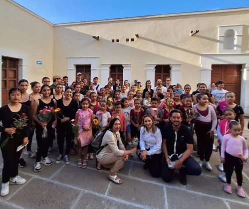 Elisa Y Amigos Puebla Ballet School Mexico