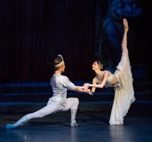 Svetlana Zakharova and Michal Krčmář, in La Bayadère. The Finnis