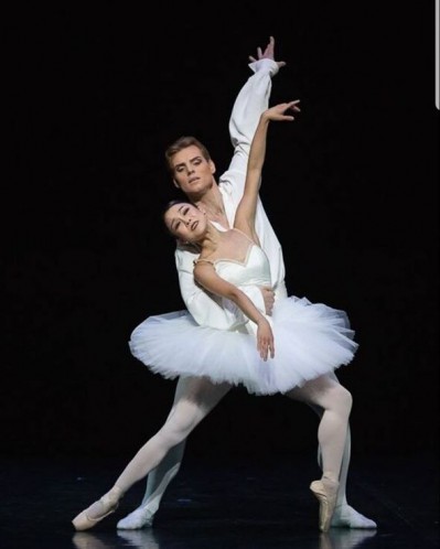 Michal Krcmar EunJi Ha Suit en Blanc ballet